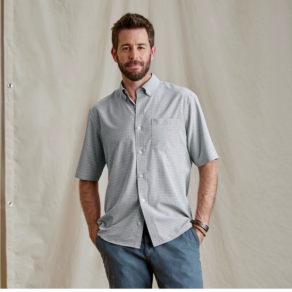 Orvis Lightweight Gray Chambray Plaid Short Sleeve Shirt Small men’s button down